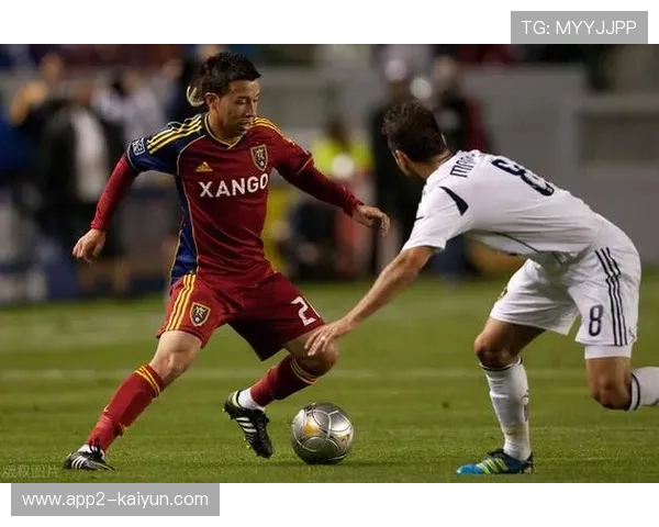 阿尔梅达4-3-3控球反击见效 塞维利亚客场龙属性凸显